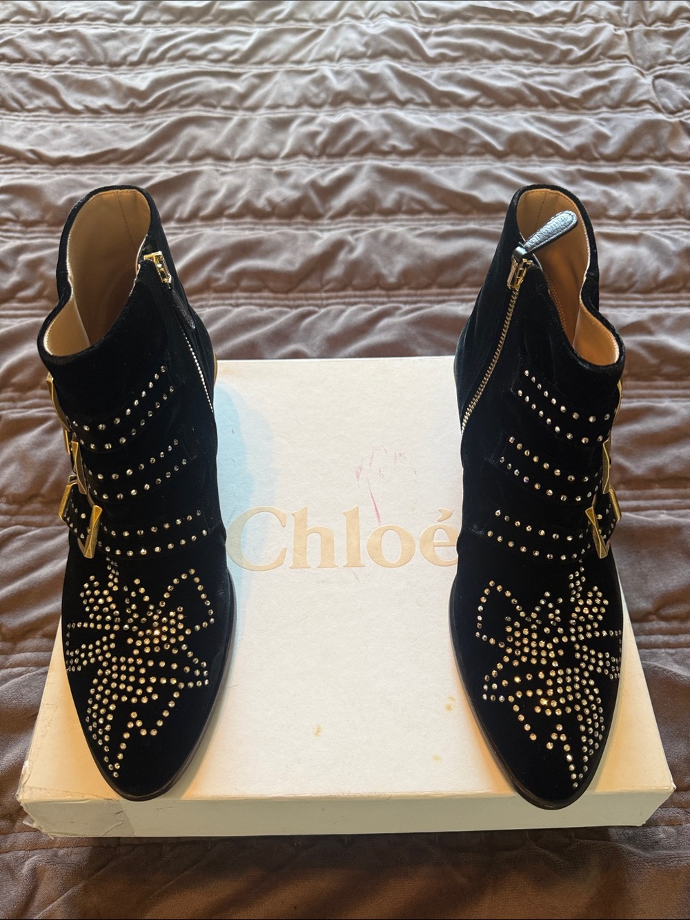 Authentic Chloe Suzanna Black Studded Suede Ankle Boots size 37.5 women’s 7.5